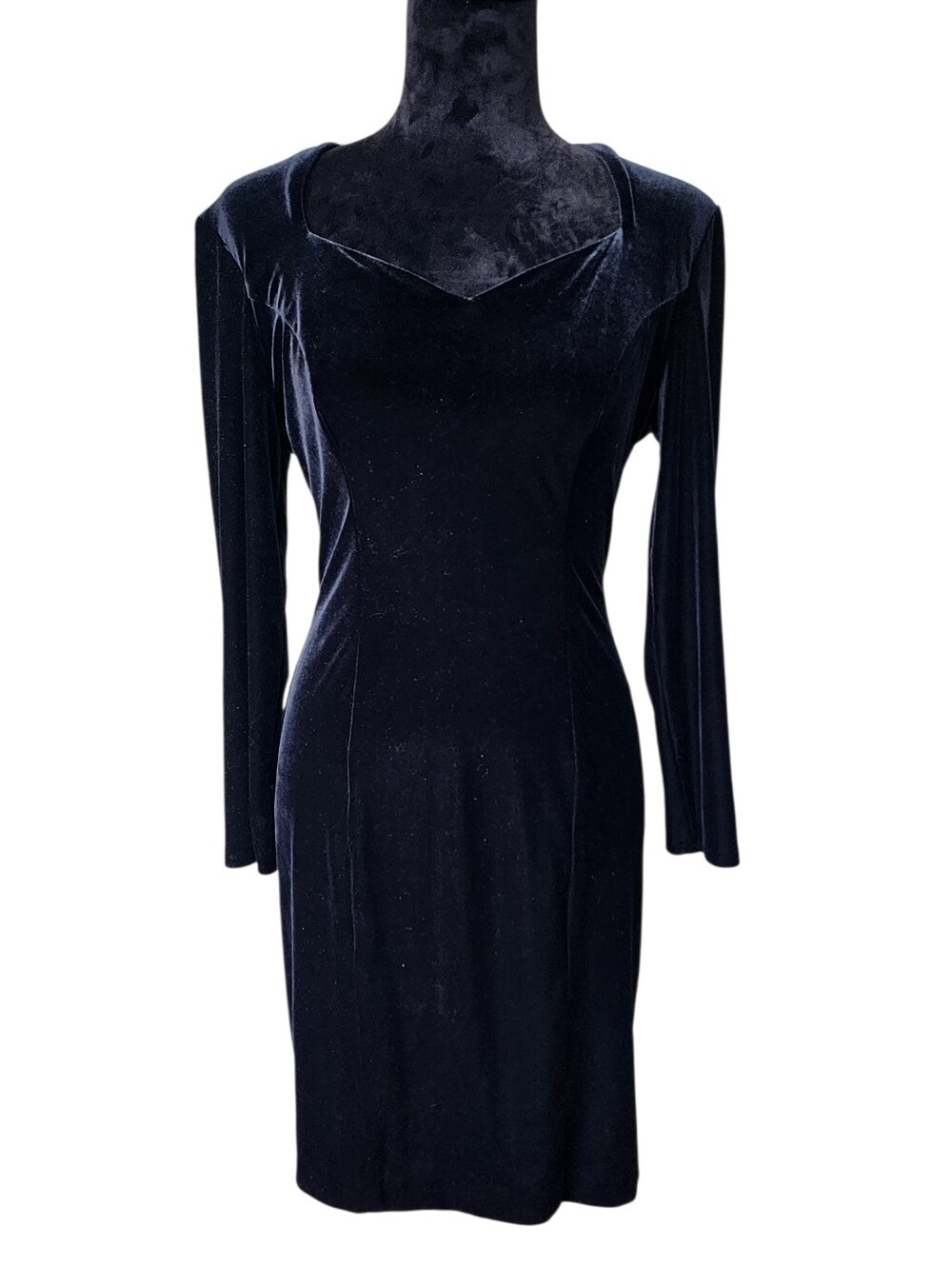 90s Sweetheart Black Long-Sleeved Velvet Midi Dress
